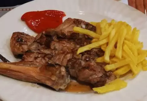 Gastronomía, cabrito de Candeleda